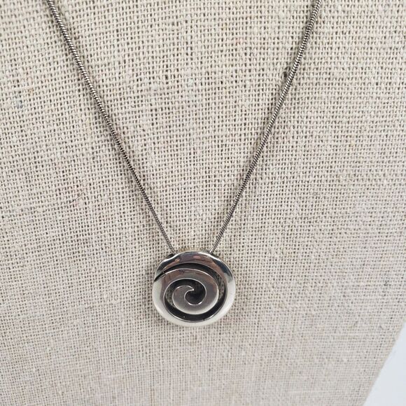 Brighton Silver Plated Swirl Circular Pendant Snake Chain Collar 17" Necklace - Picture 2 of 12